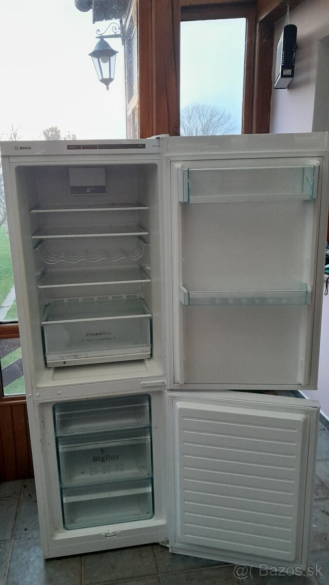 PREDÁM - Chladnička s mrazničkou BOSCH