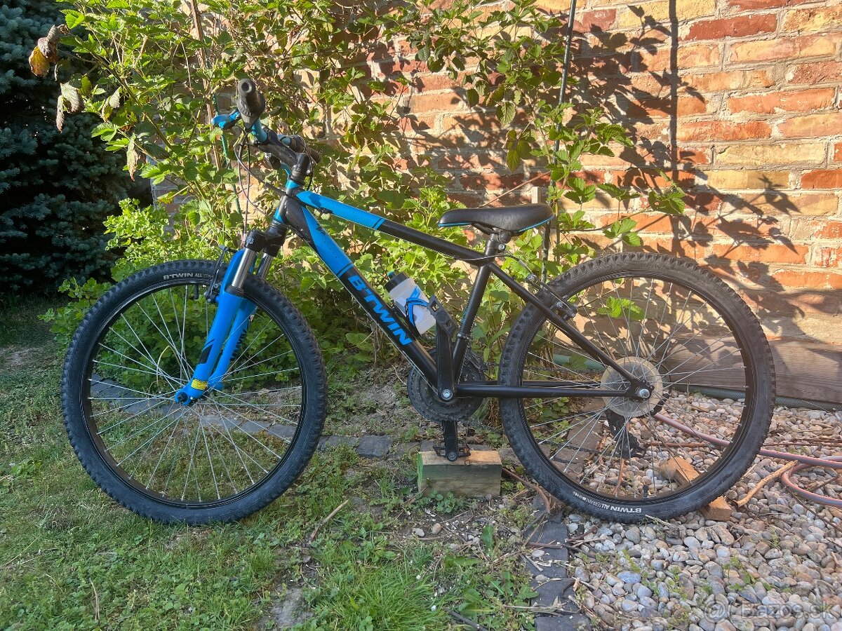 Odpružený horský bicykel rockrider ST500 veľkosť kolies 24