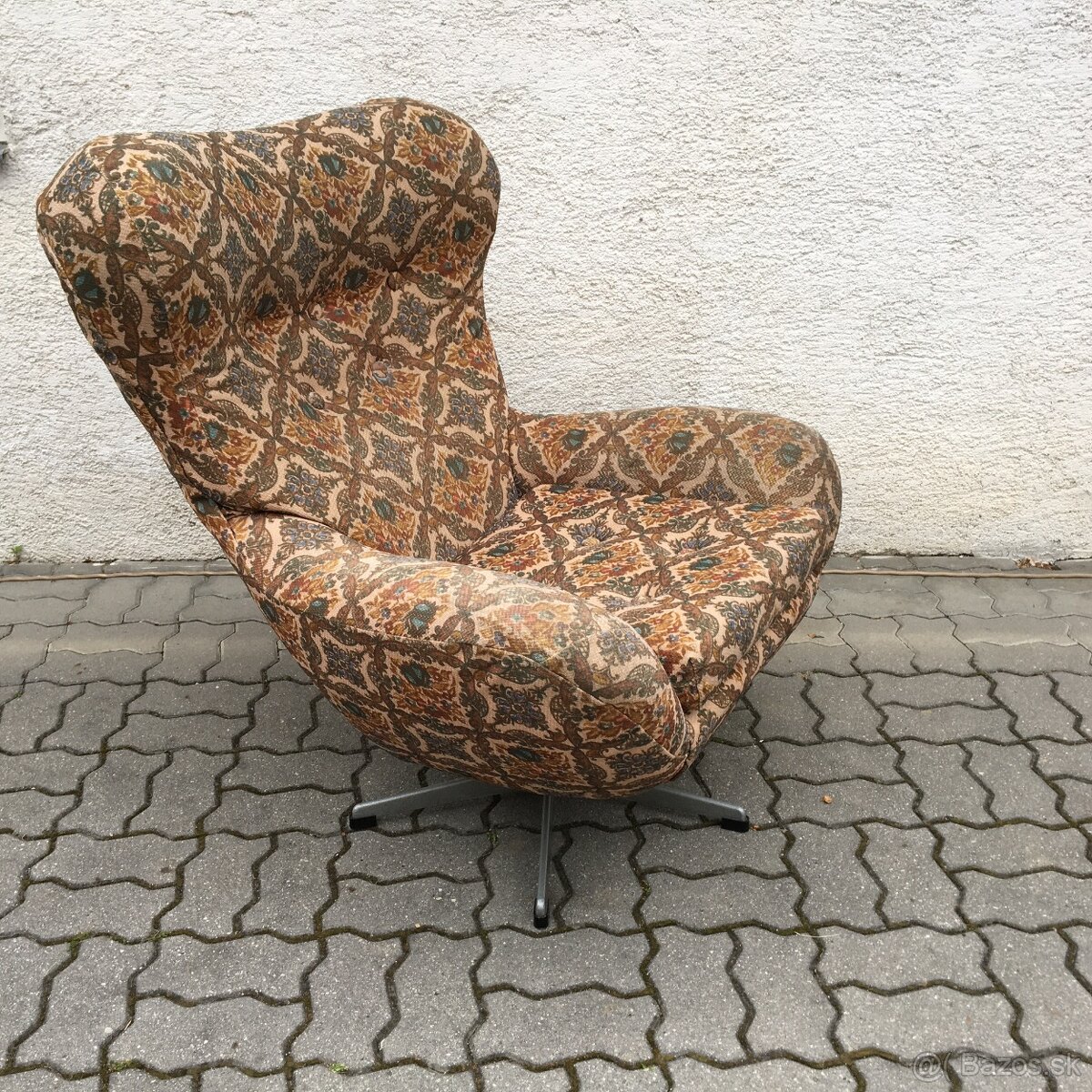 Velke Retro otocne kreslo UP Zavody Ušiak 1970 roky