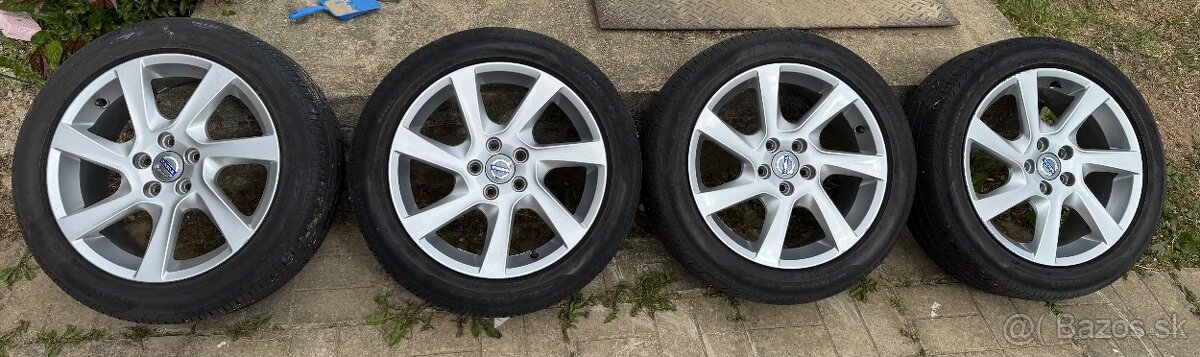 Volvo Hlinikove disky R17 s letnymi pneumatikami 215/60 R17