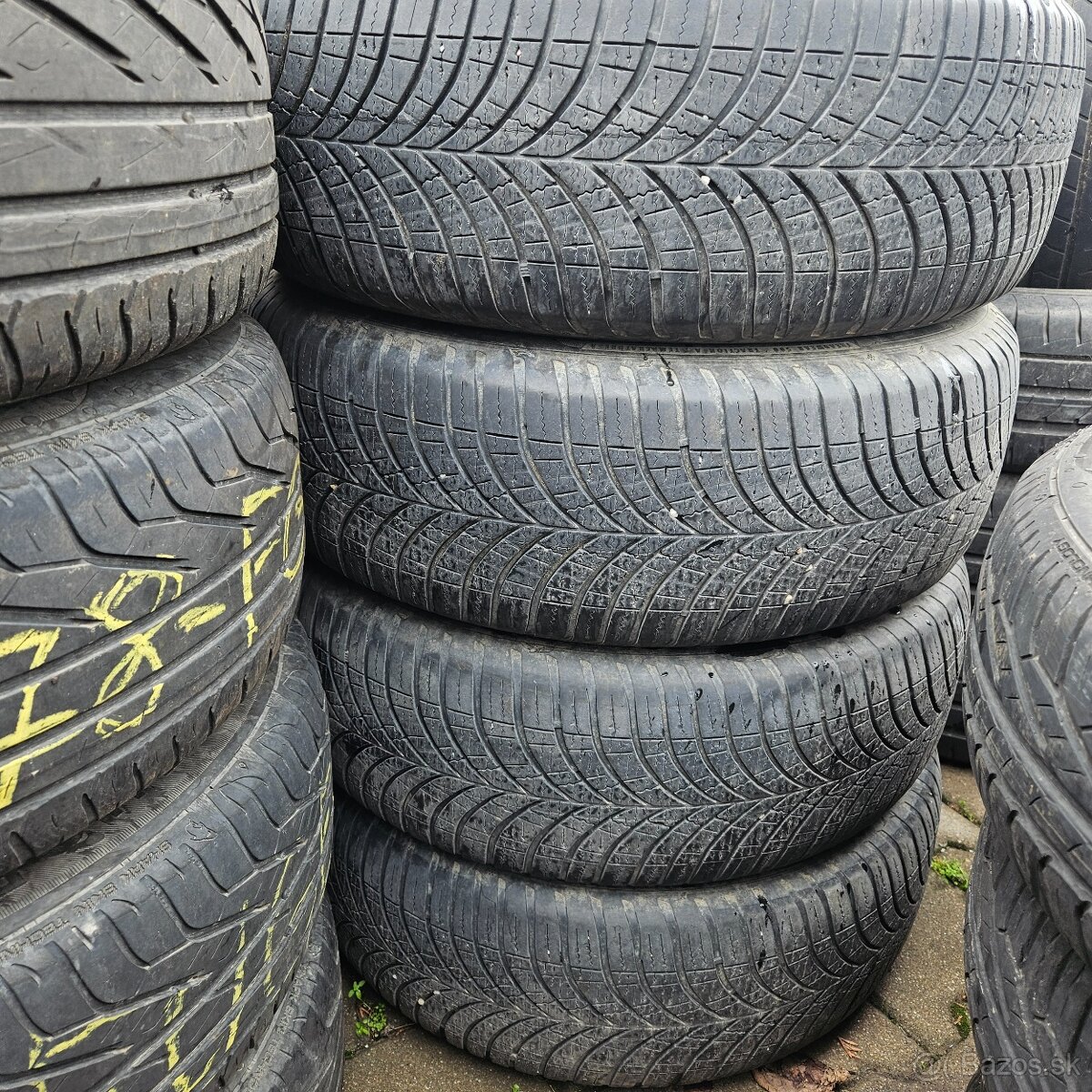 215/65 r16 Good year