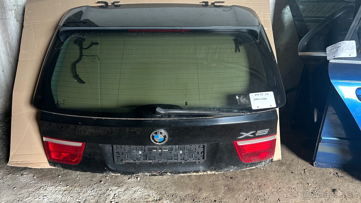 BMW X5 E70 zadna kapota Kufor