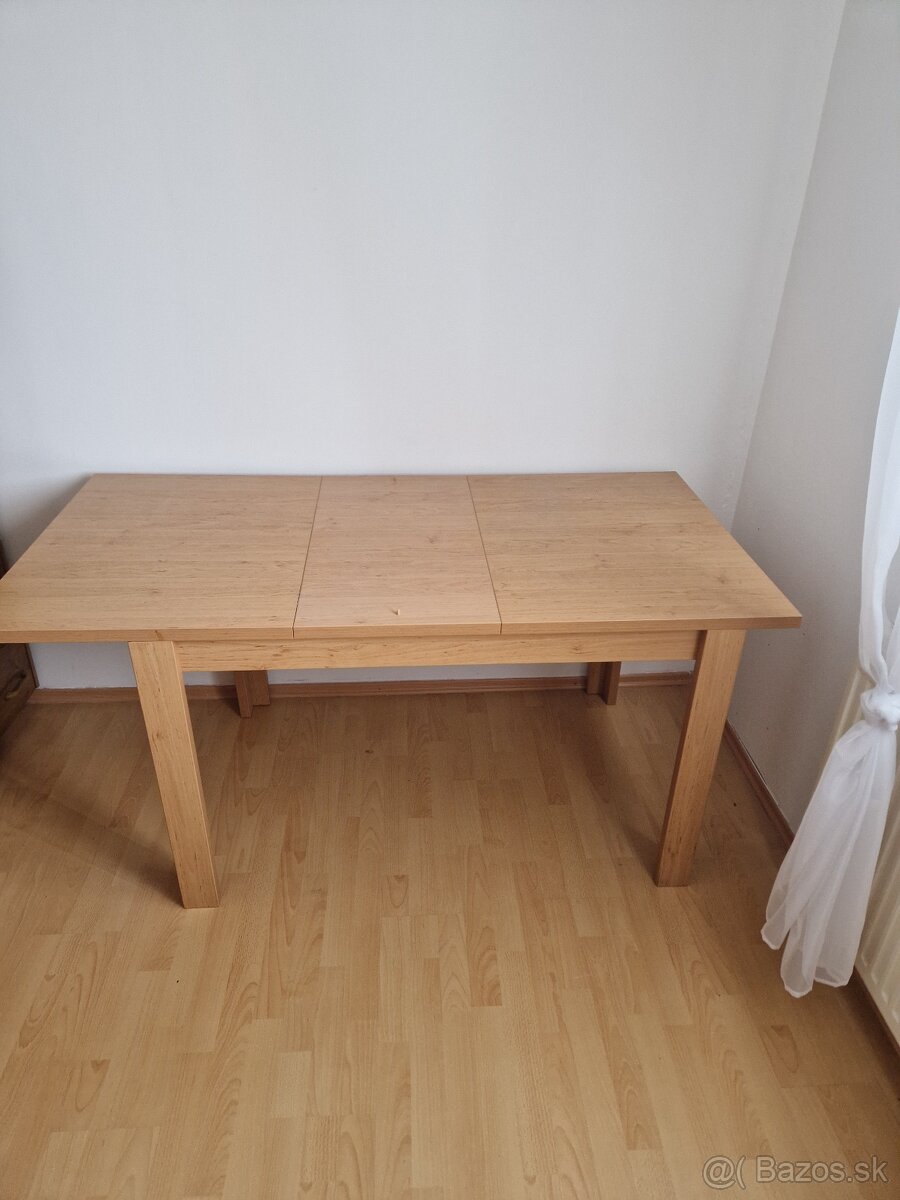 Rozťahovací stol