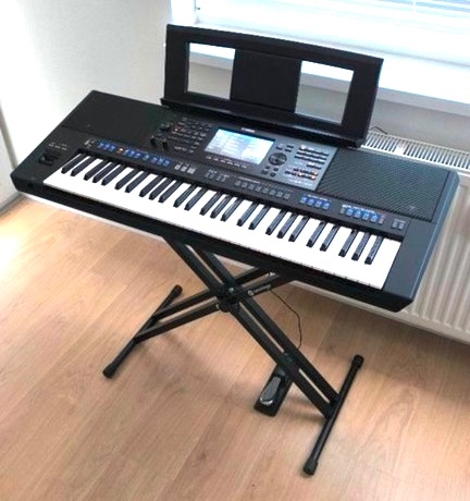 Vymením Yamaha Psr sx720