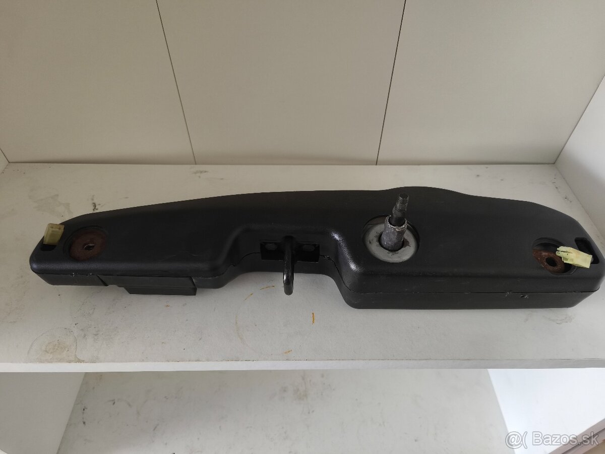 Motorček zadného stierača