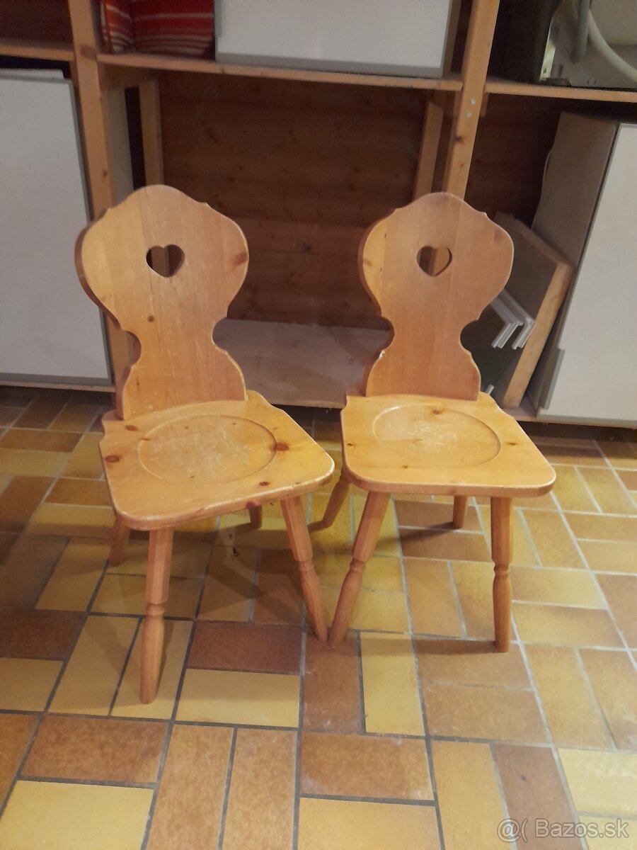 Drevene stolicky,cajova suprava 70te roky