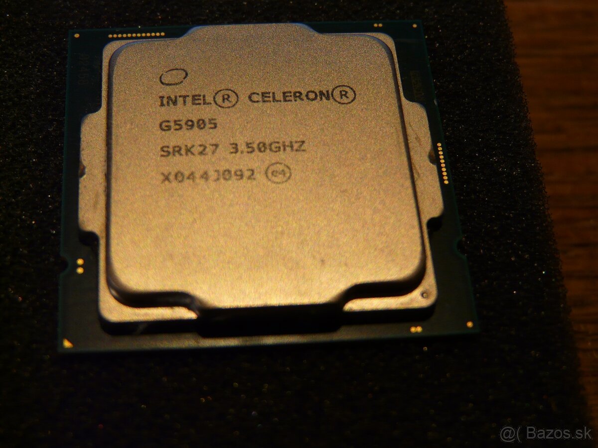 Predam procesor Intel