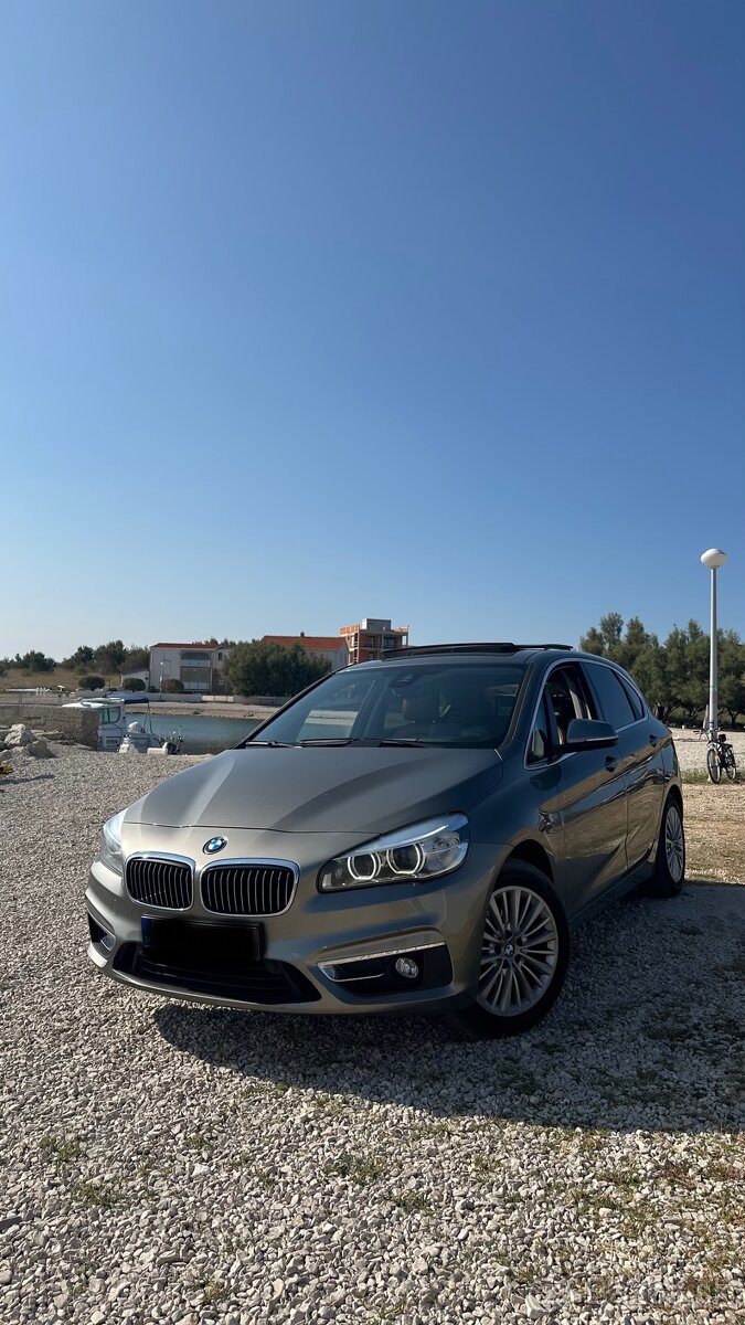 BMW 218d Active Tourer Luxury line