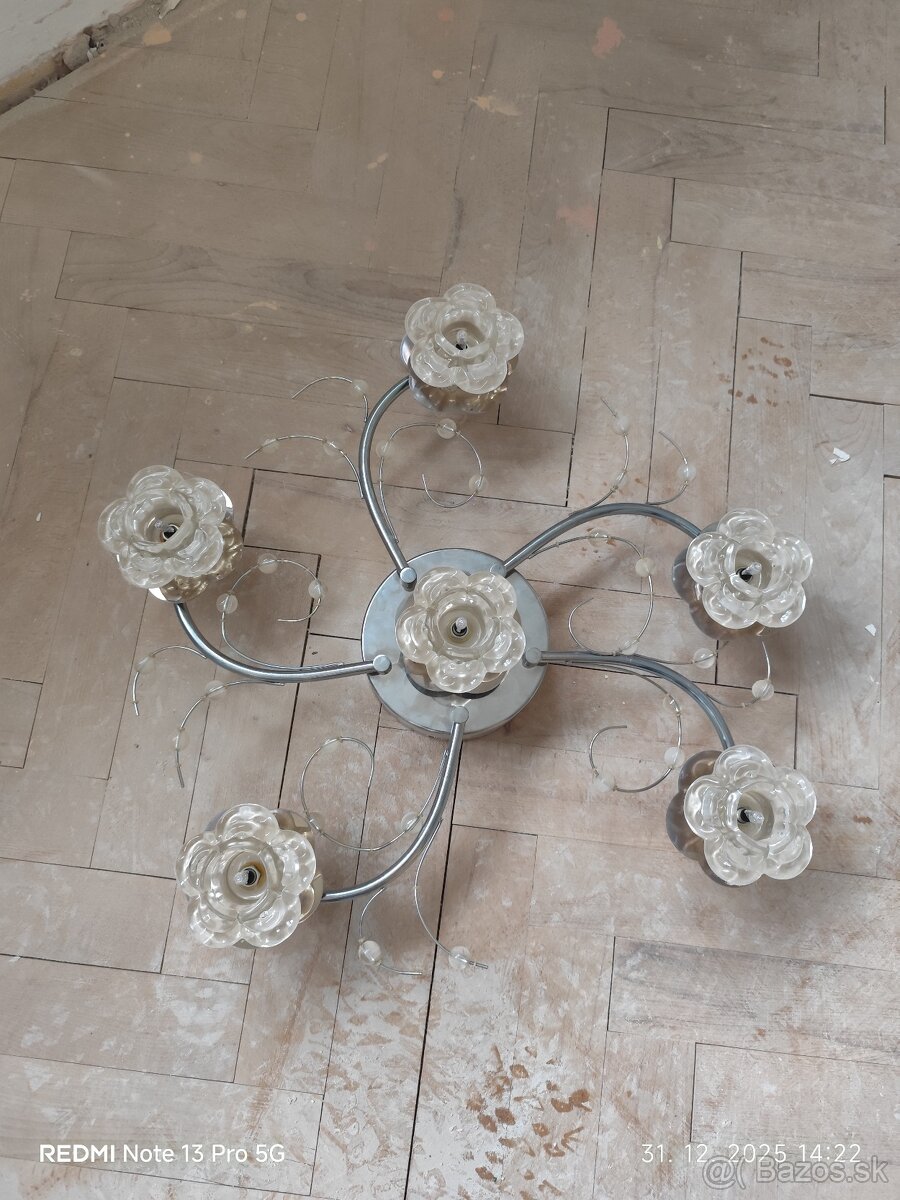 Darujem za odvoz svietidlá