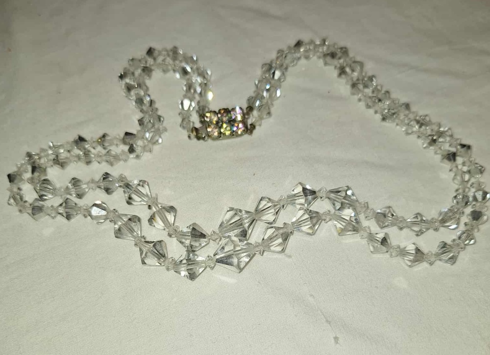 NÁHRDELNÍK KRIŠTÁĽOVÝ