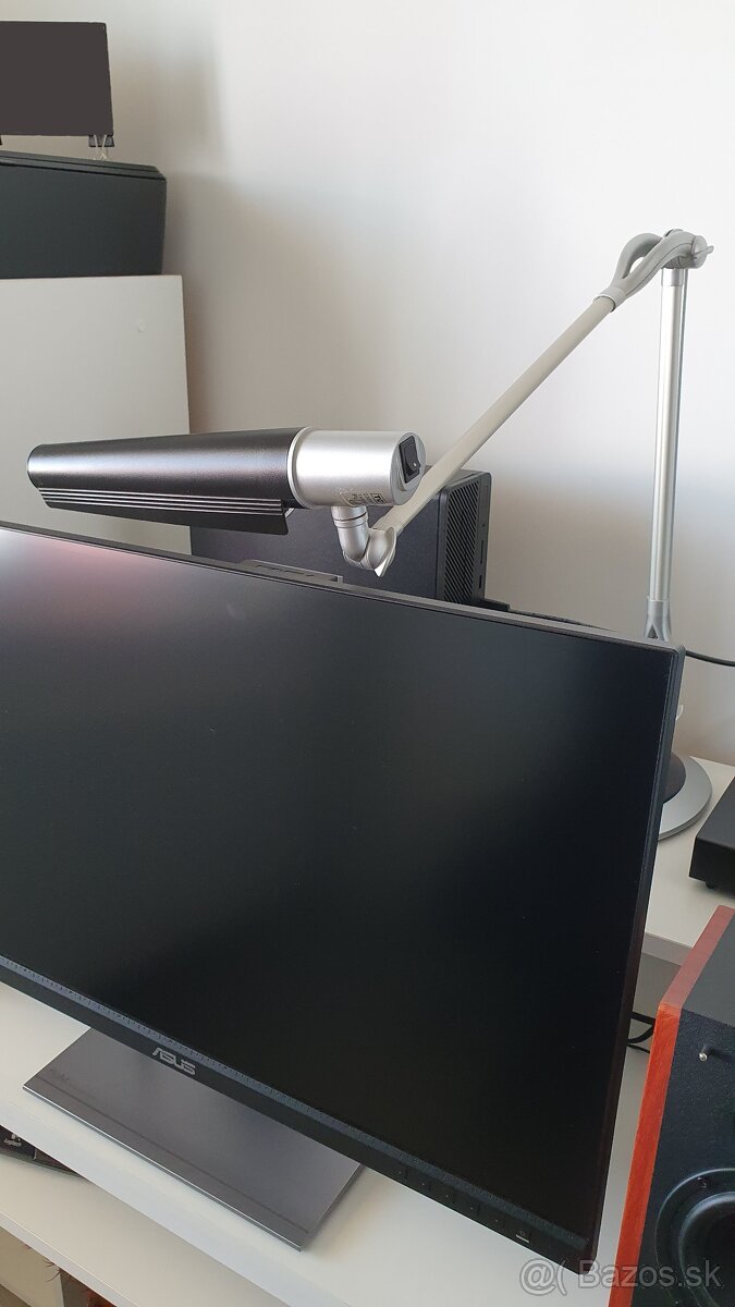 Lampa k PC (so žiarivkou)