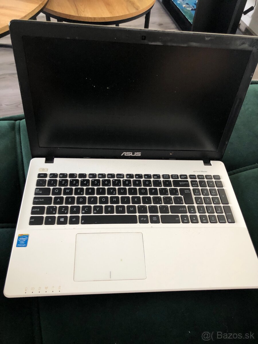 Asus X550C na náhradné diely