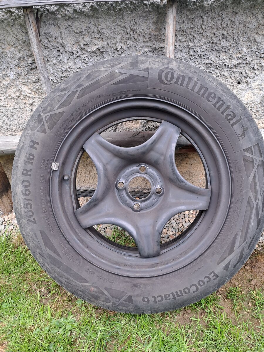 Predám letné pneumatiky 205 60 R 16 na diskoch 4x100 et 45
