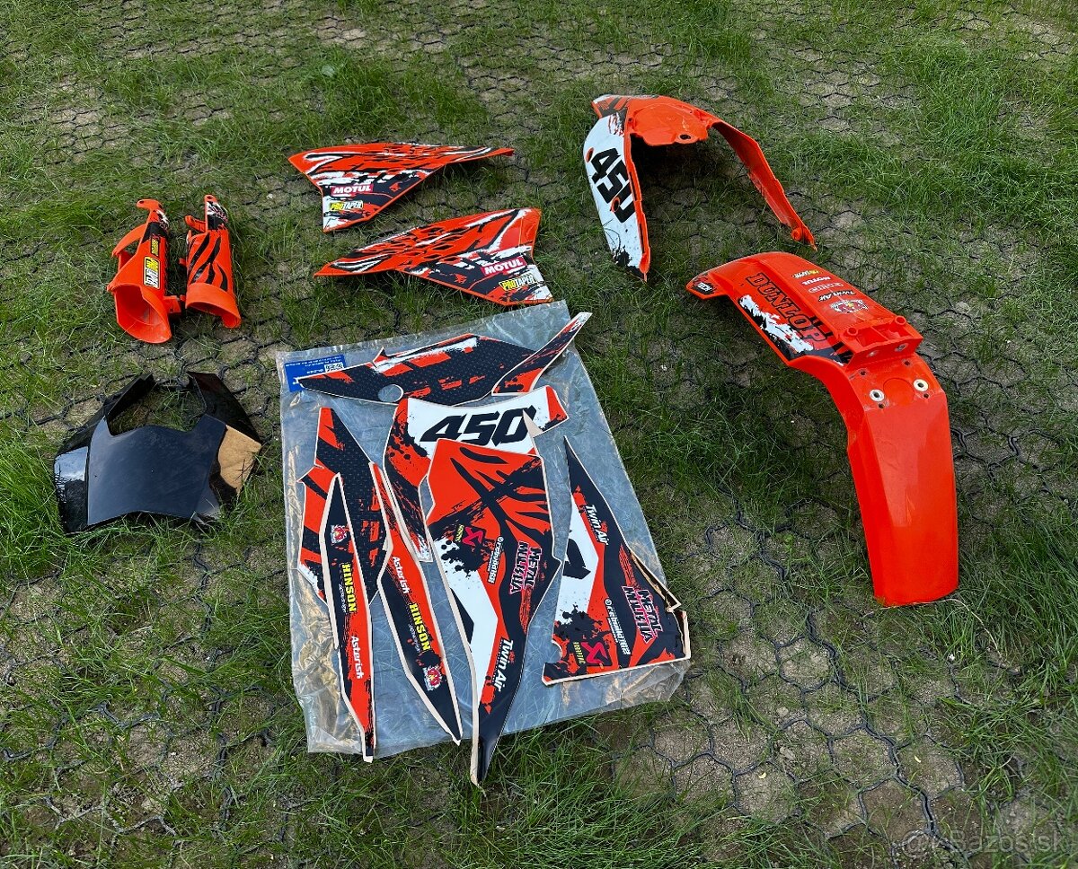 Nove plasty + nove polepy - KTM EXC-R-F, SX-F