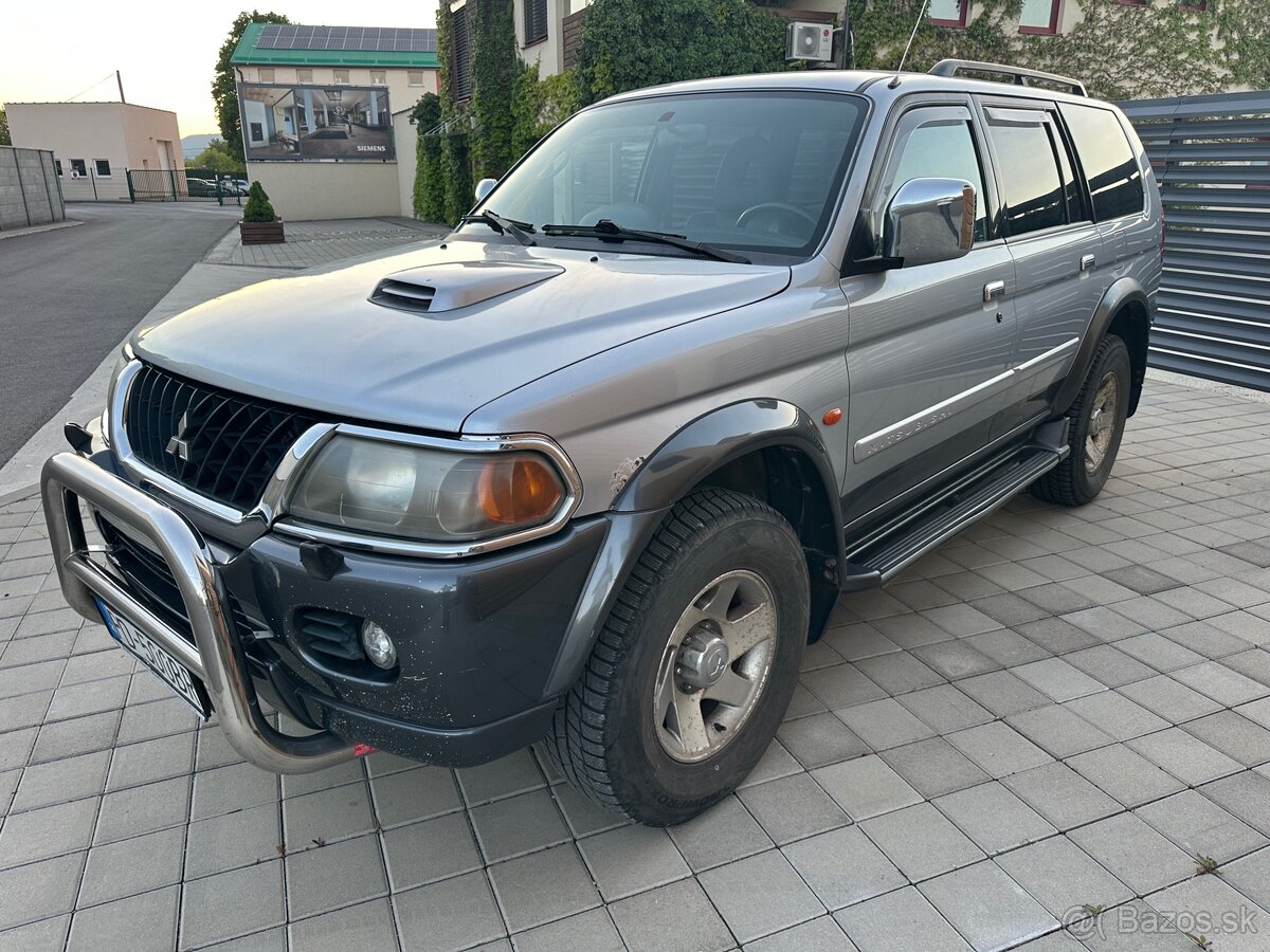 Mitsubishi Pajero Sport 2.5 TD GLX