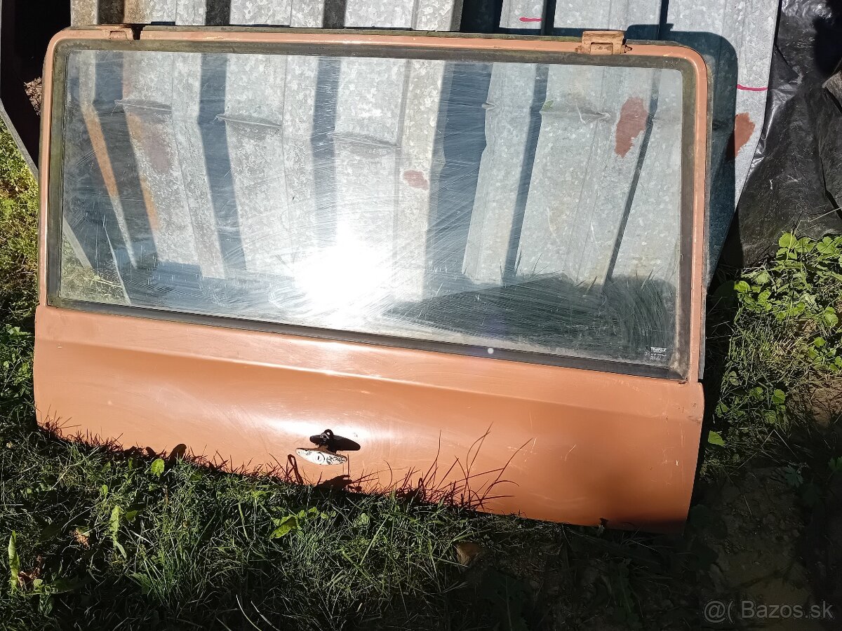 Zadne dvere skoda 1203