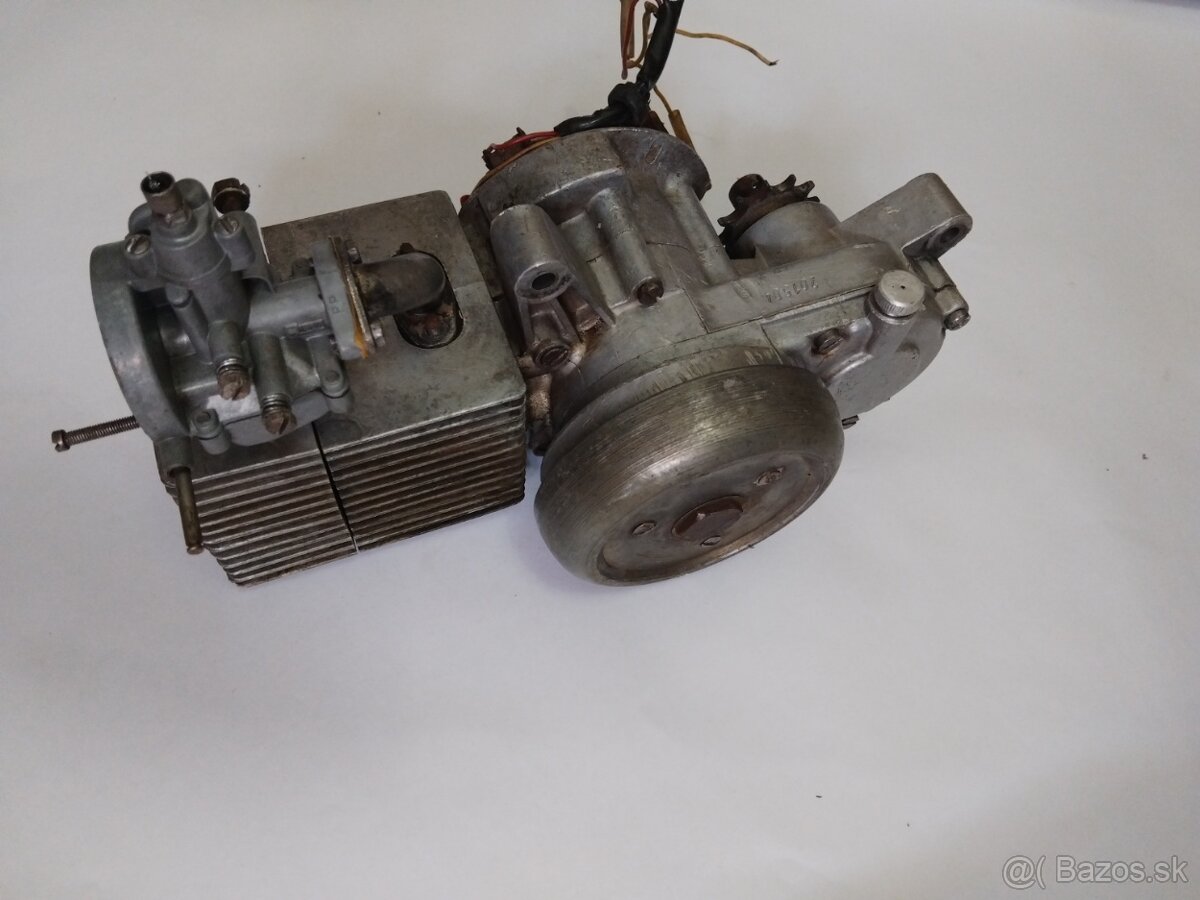 BABETTA 207 - MOTOR + KARBURÁTOR
