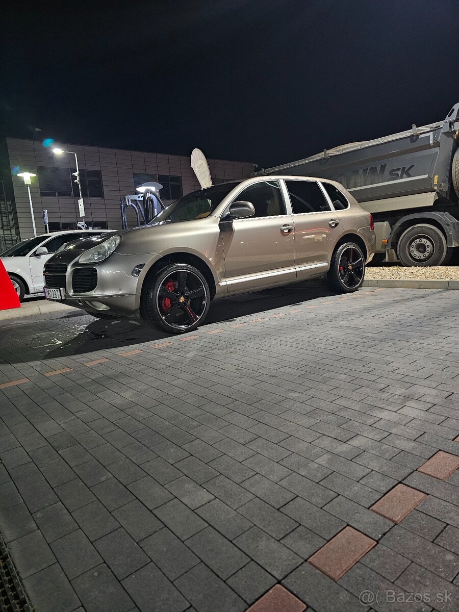 Gemballa Porsche Kolesa 295/30 R22