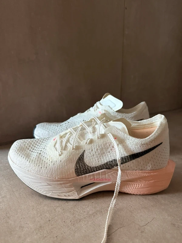 Bežecké topánky Nike Vaporfly 3 / veľ 39 (25 cm)