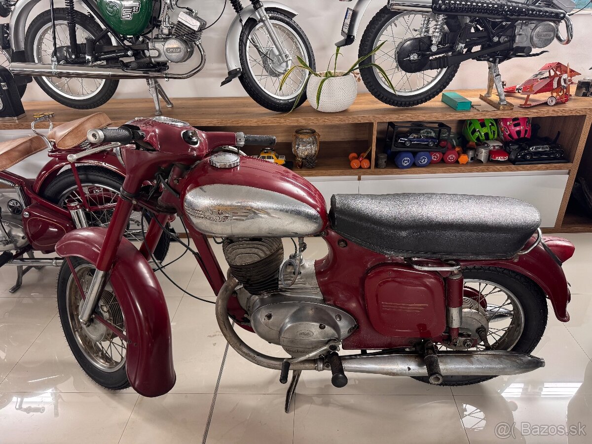 Jawa 250 automatic