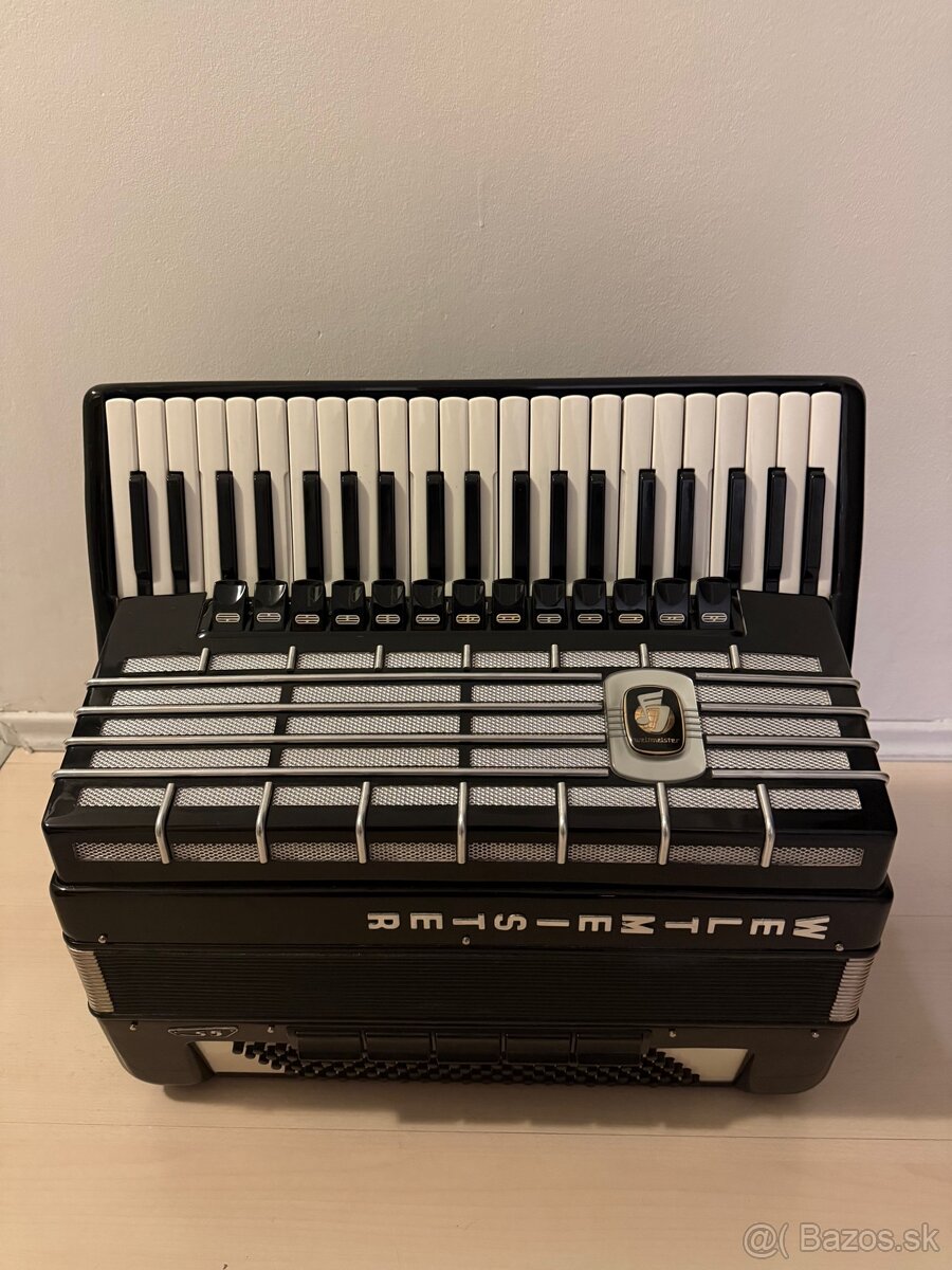 Akordeón WELTMEISTER S5