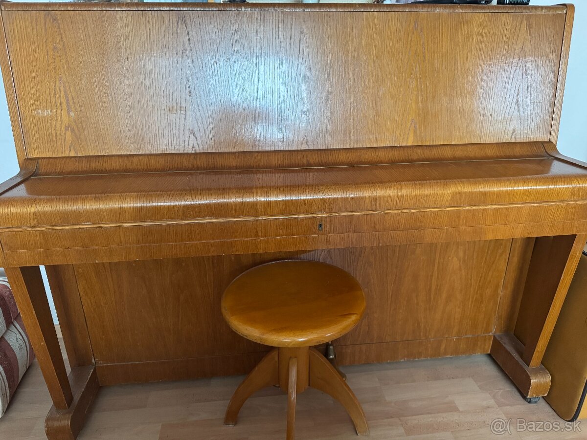 Predam SCHOLZE Klavir