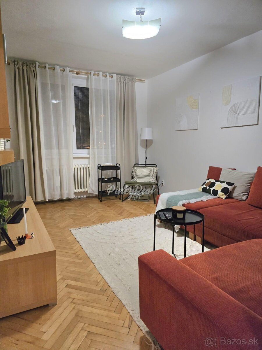 Rezervované - Pinky Real - Zariadený 2-izbový byt v Trnave
