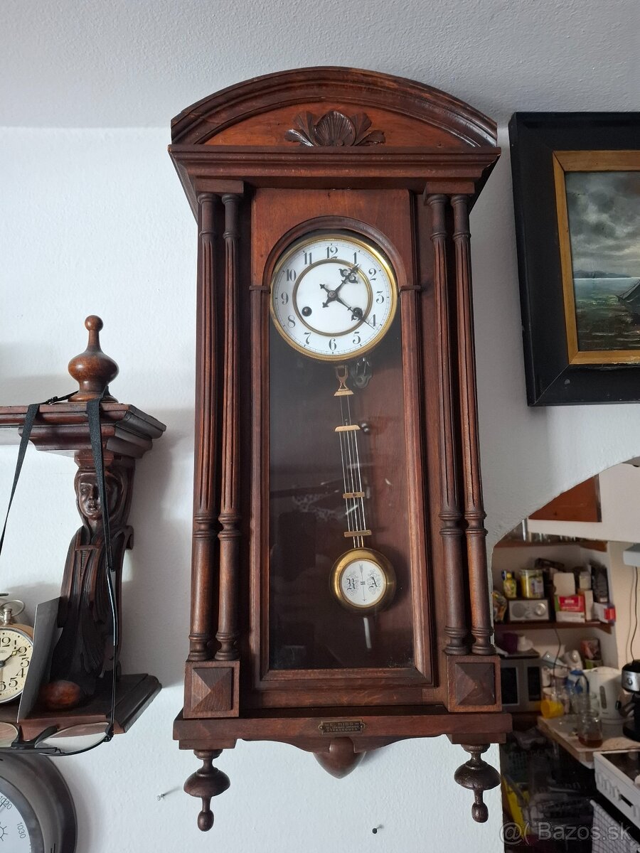 Predám funkčné starožitné nástenné stlpikové hodiny Junghans