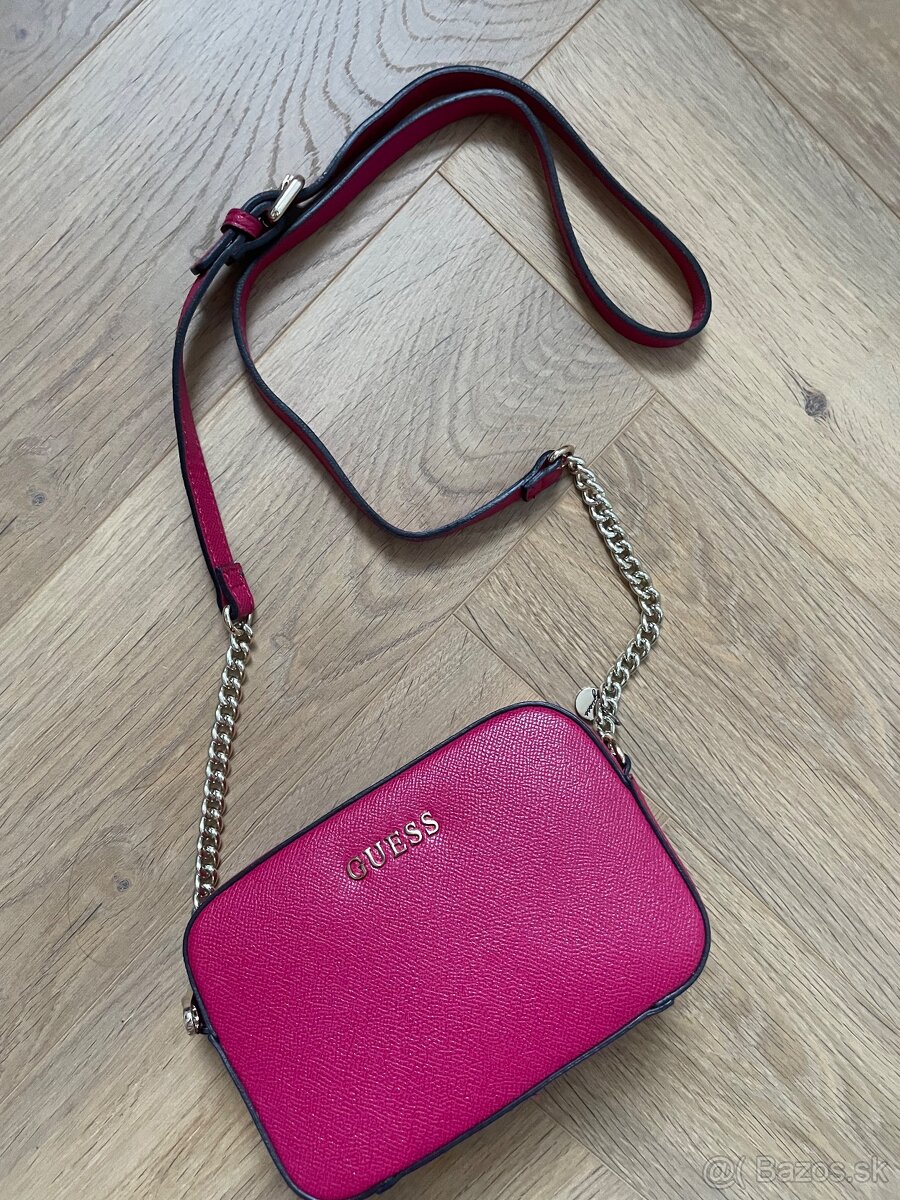 Guess malinová crossbody kabelka