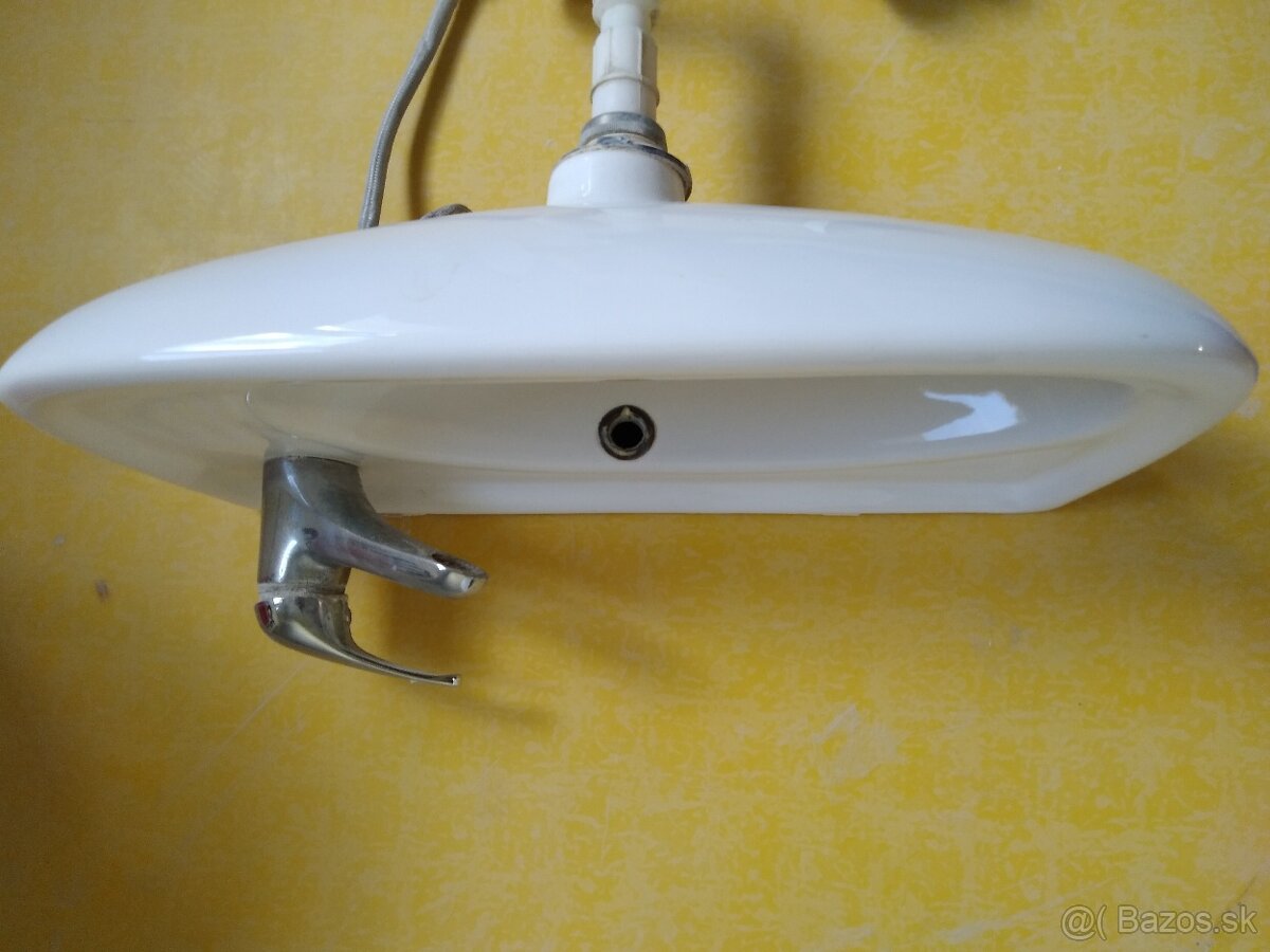 Malé umývadielko napr. do WC