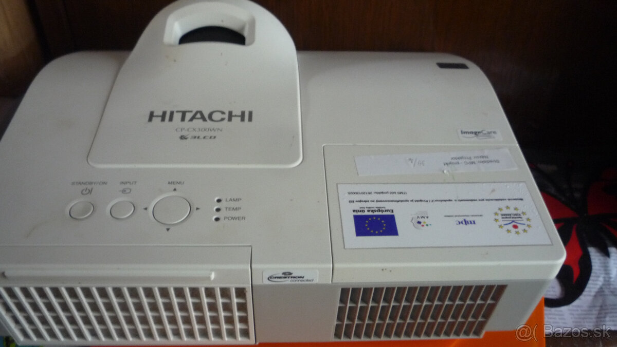 Predam Funkcny Projektory HITACHI CP-CX300WN