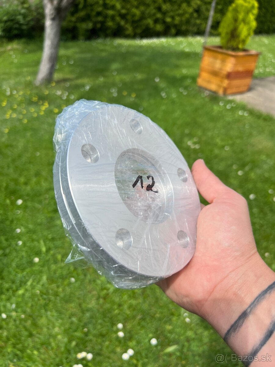 Predám rozširovacie podložky 10mm , 5x112 , stred 66,5 2ks