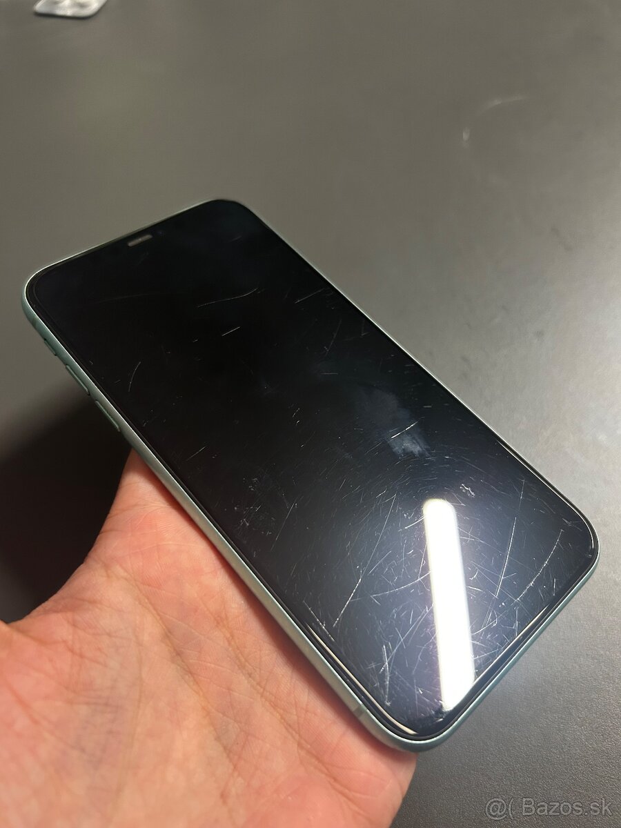 Predám iPhone 11 Lime Green – na súčiastky