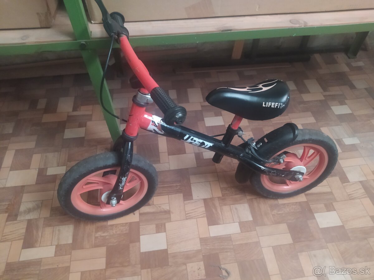 Darujem odrážadlo a kolobežku 5€