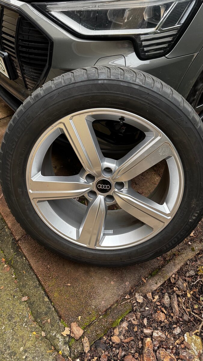 Sada zimných kolies, pneu + disky AUDI 255/50 R20