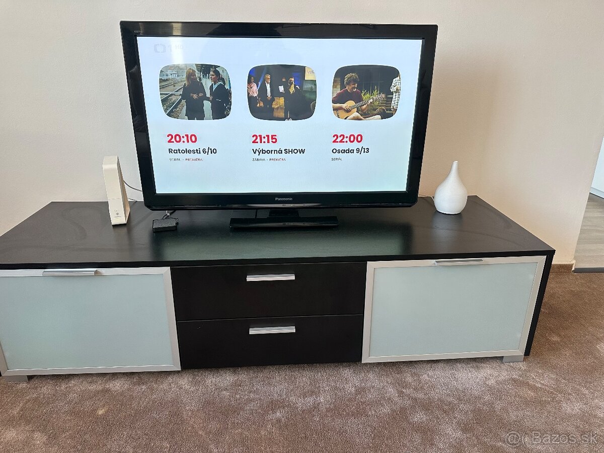 TV panadonic so stolikom