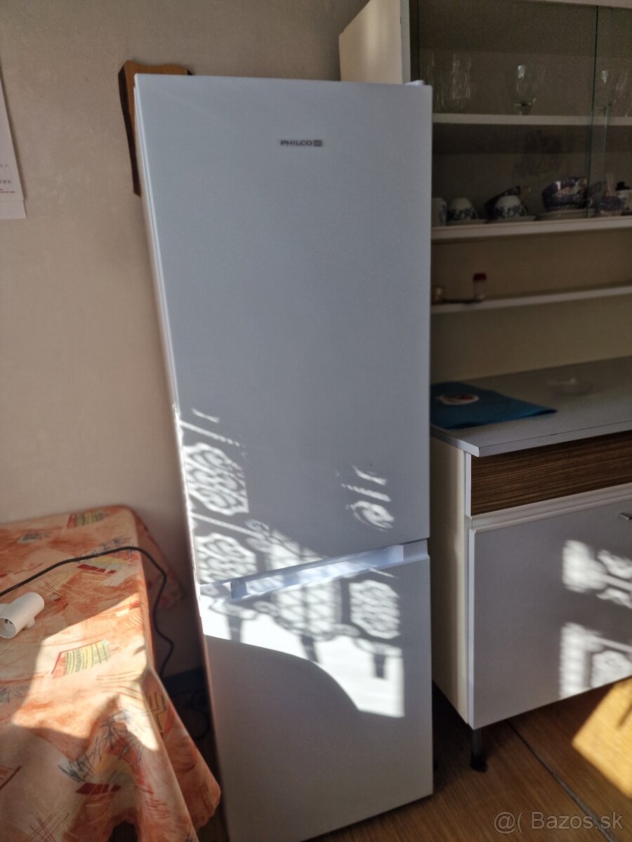 Chladnička s mrazničkou PHILCO PC 173 ENW