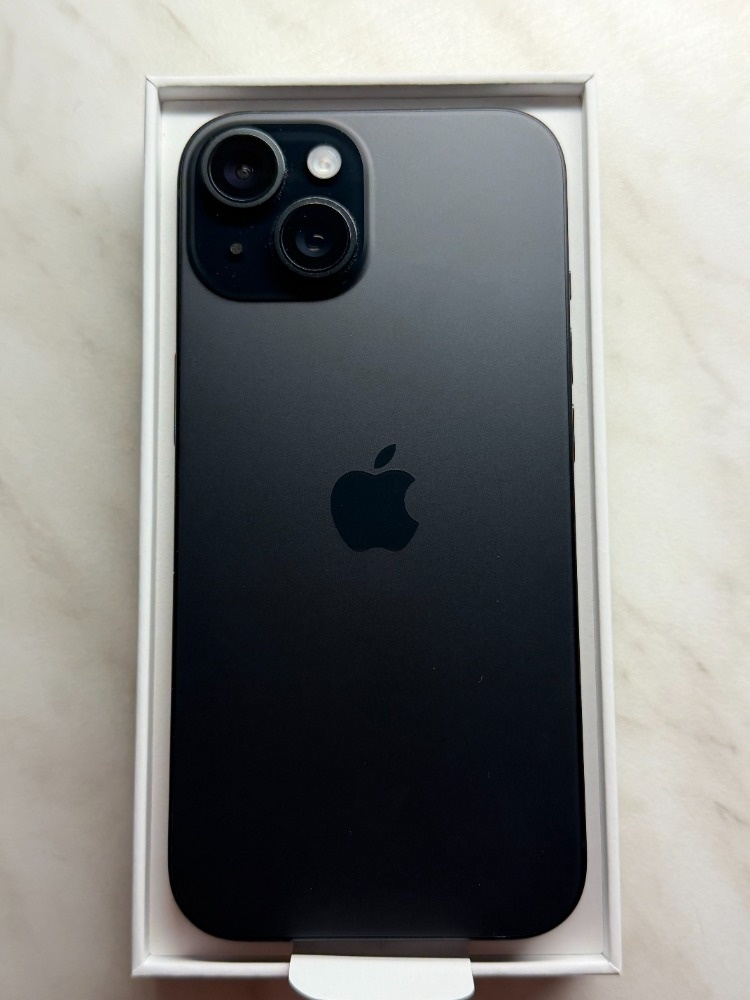 iPhone 15 128GB