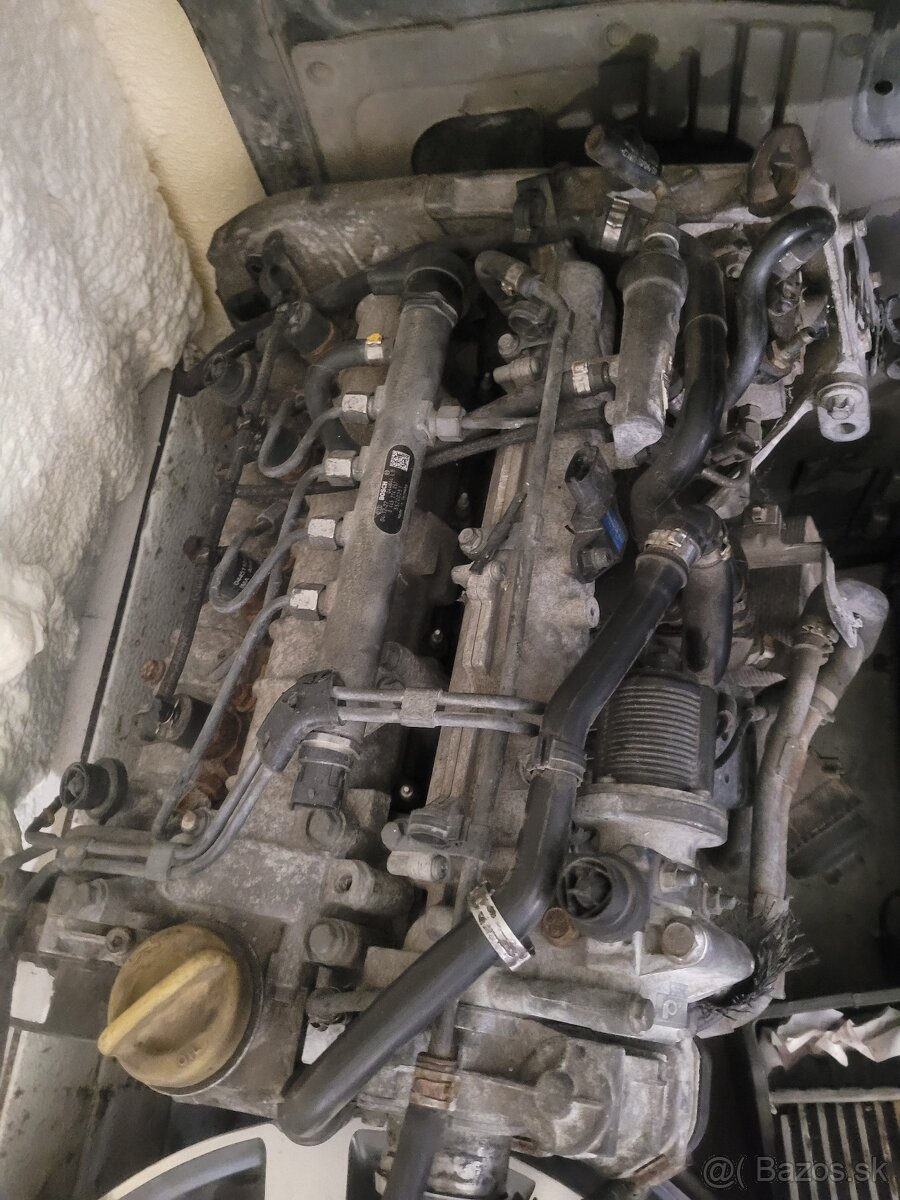 Predám kompletný motor 1,9cdti nové turbo opel alfa..