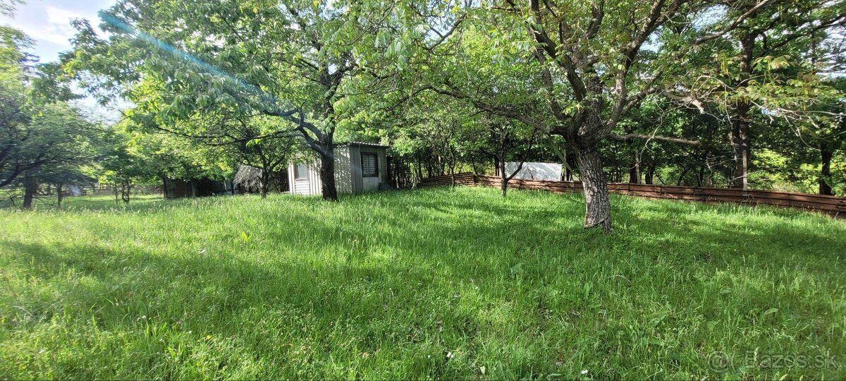 ZÁHRADA BLÍZKO BOTANICKEJ ZÁHRADY - ČERVENÝ BREH, KOŠICE
