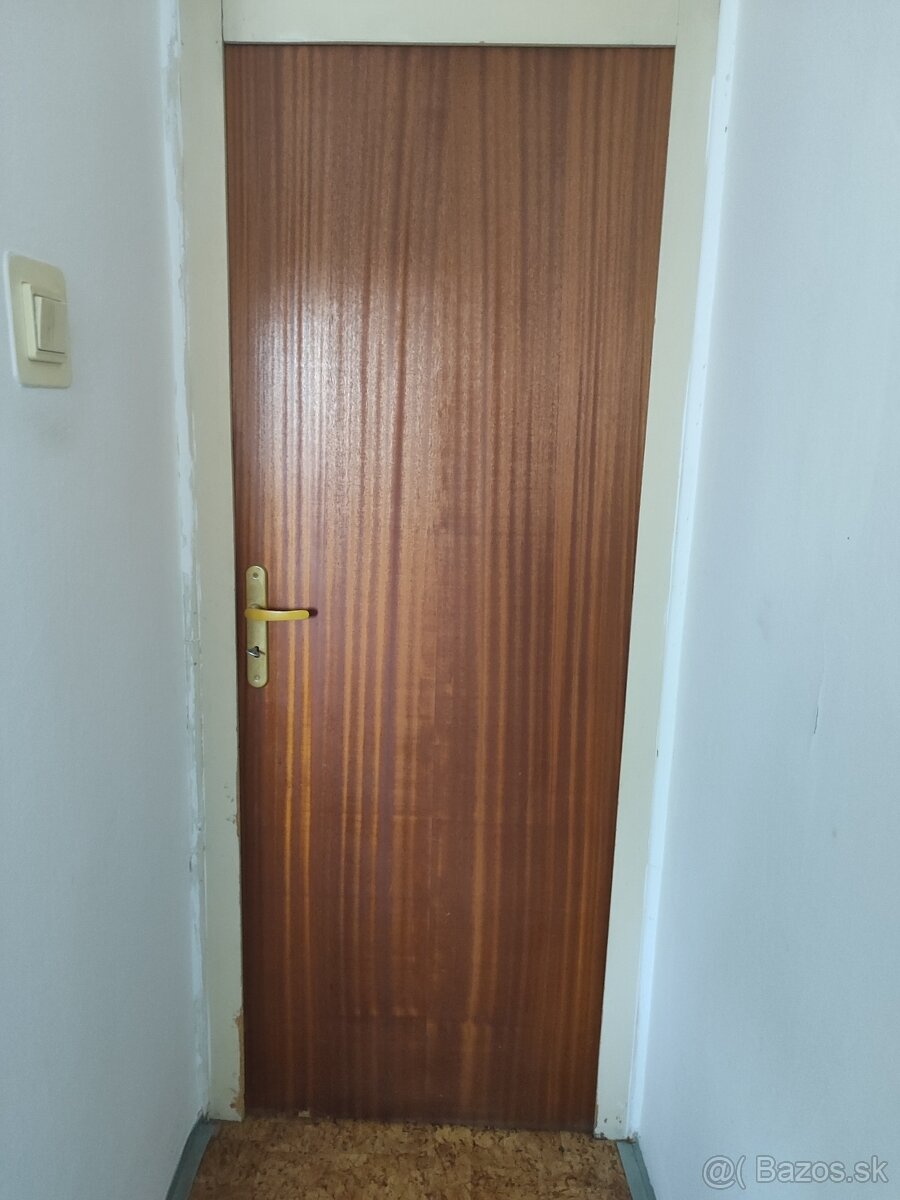 Ľavé bezfalcove plné dvere 70Ľ