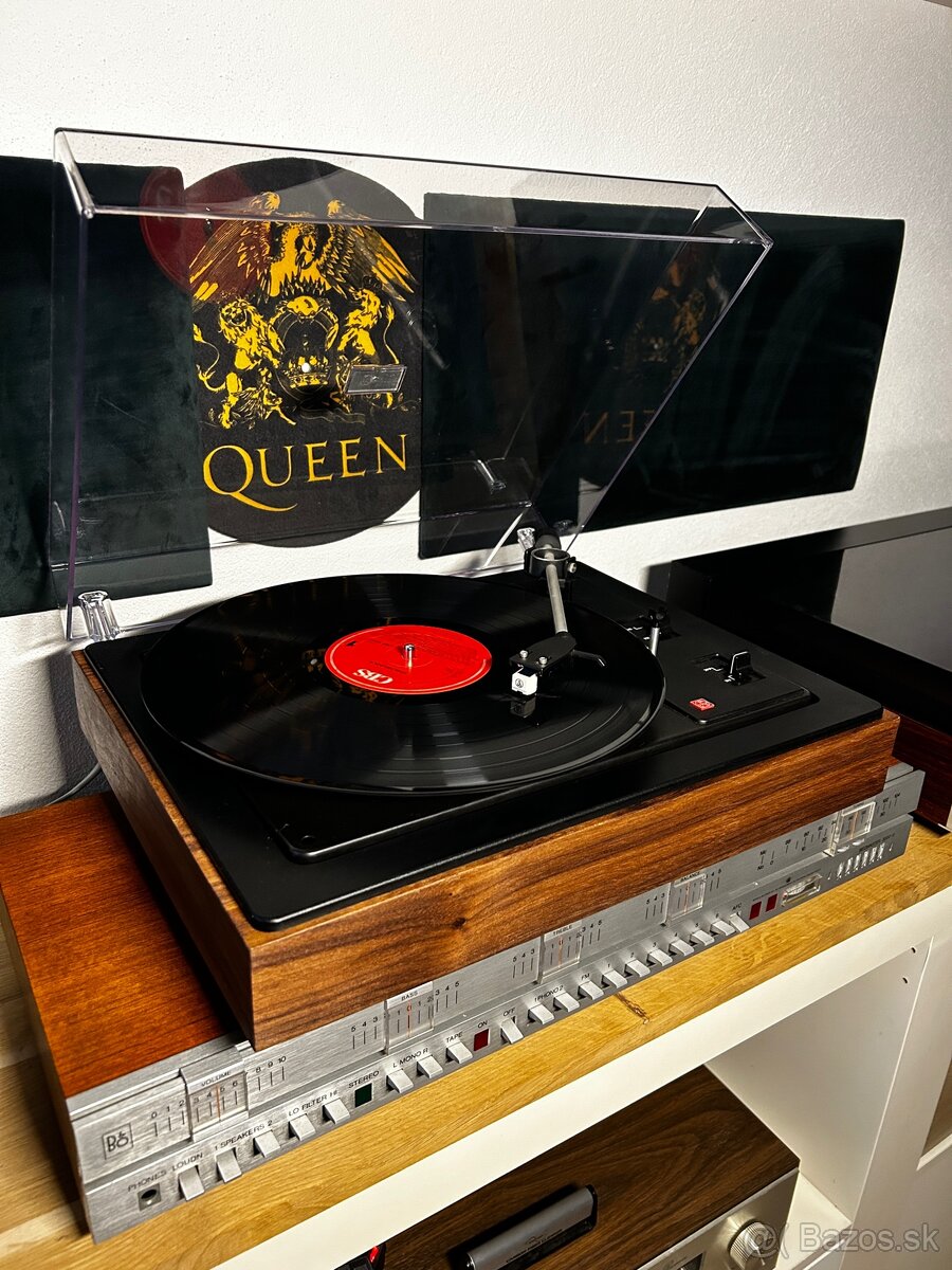 Gramofon Tesla po renovácii