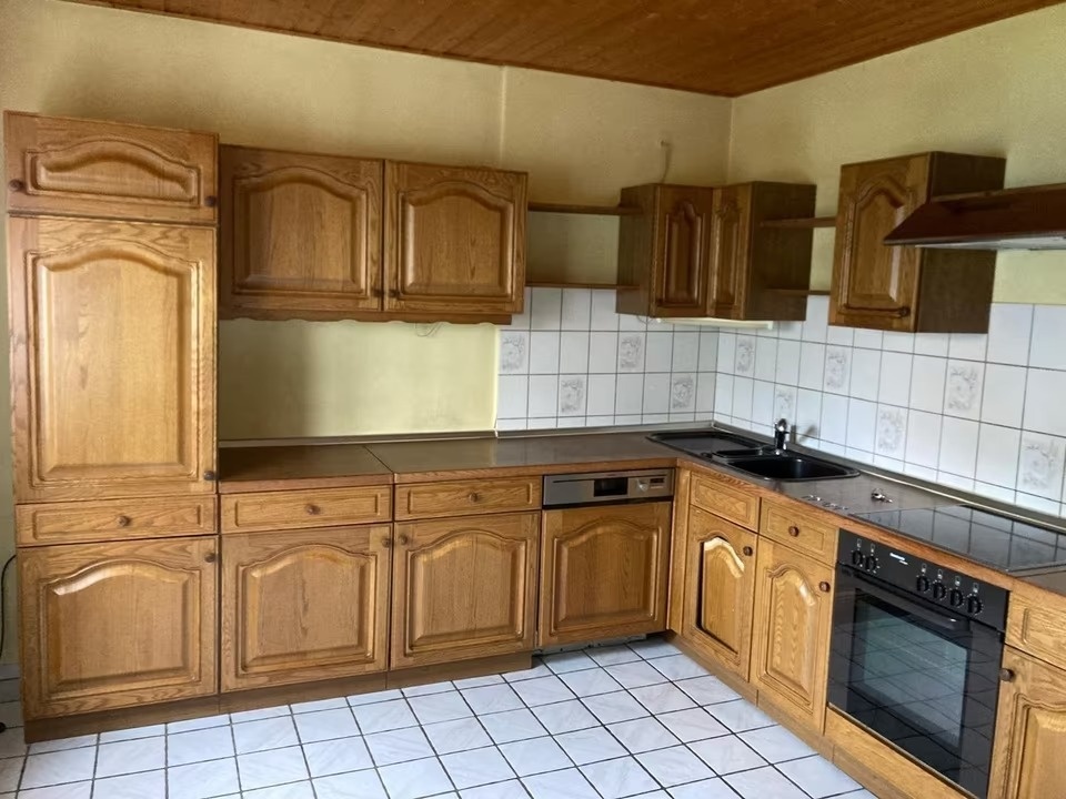 Masívna kuchynská linka z Nemecka so spotrebičmi