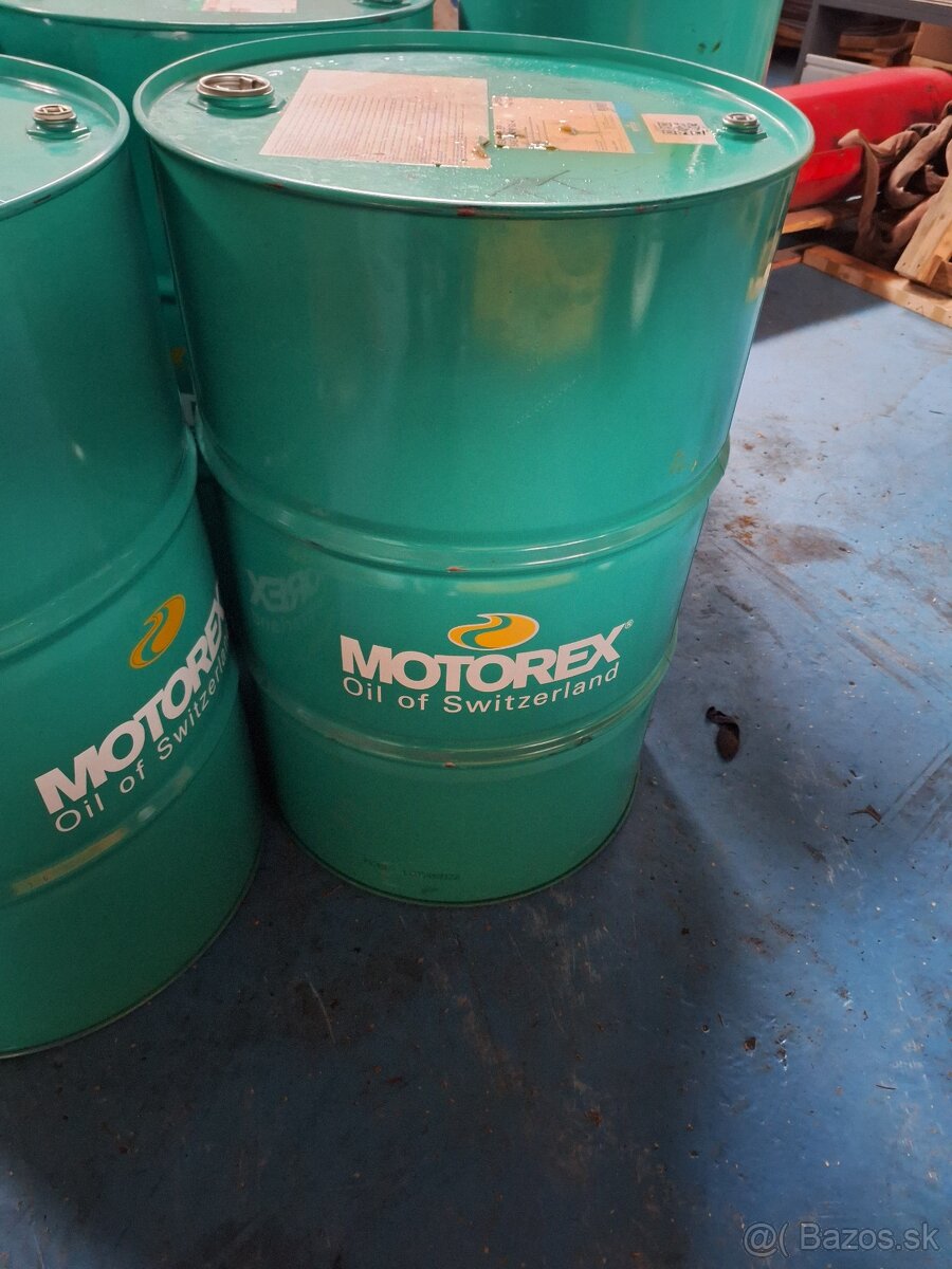 Predám plechové 200 L sudy