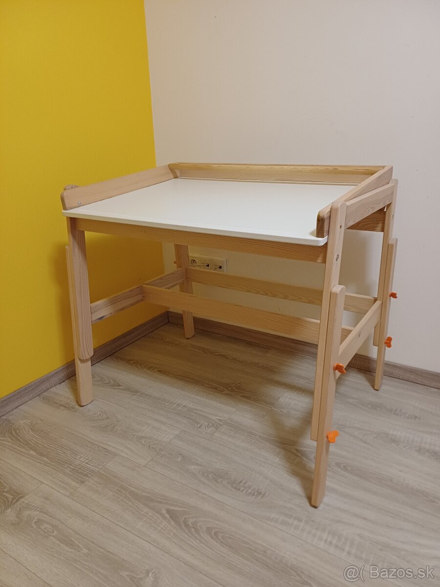 Detský rastúci stolik