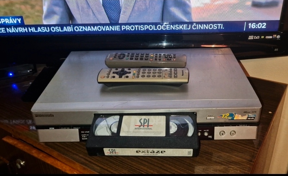 HIFi Stereo Panasonic VHS videorekordér
