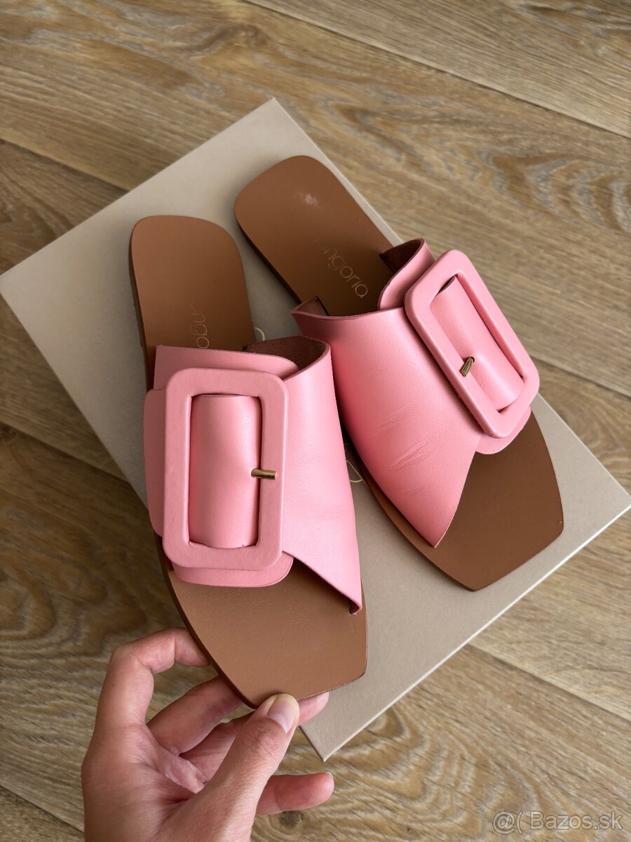 Eva Longoria dámske kožené šľapky