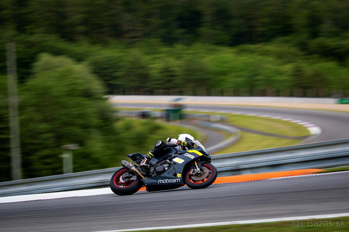 Aprilia RSV4 RR 2017