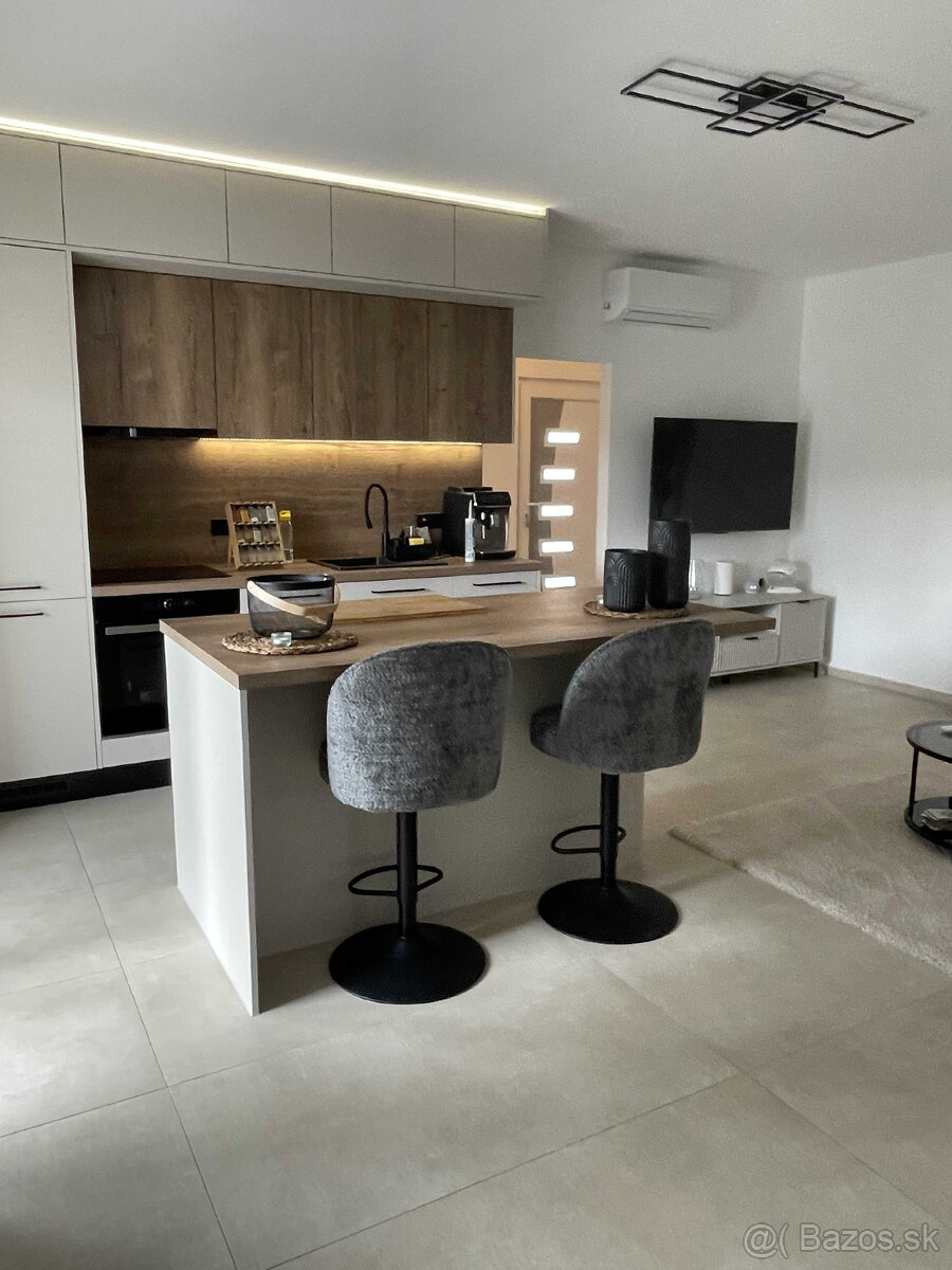 CHORVÁTSKO, dovolenka, nové apartmány blízko pri pláži