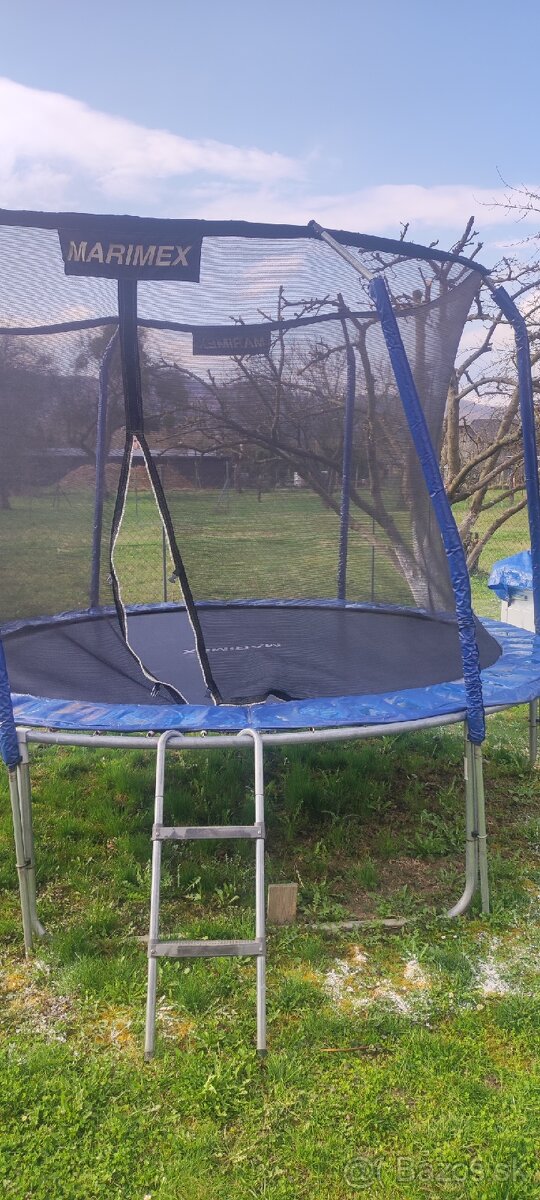 Trampolína